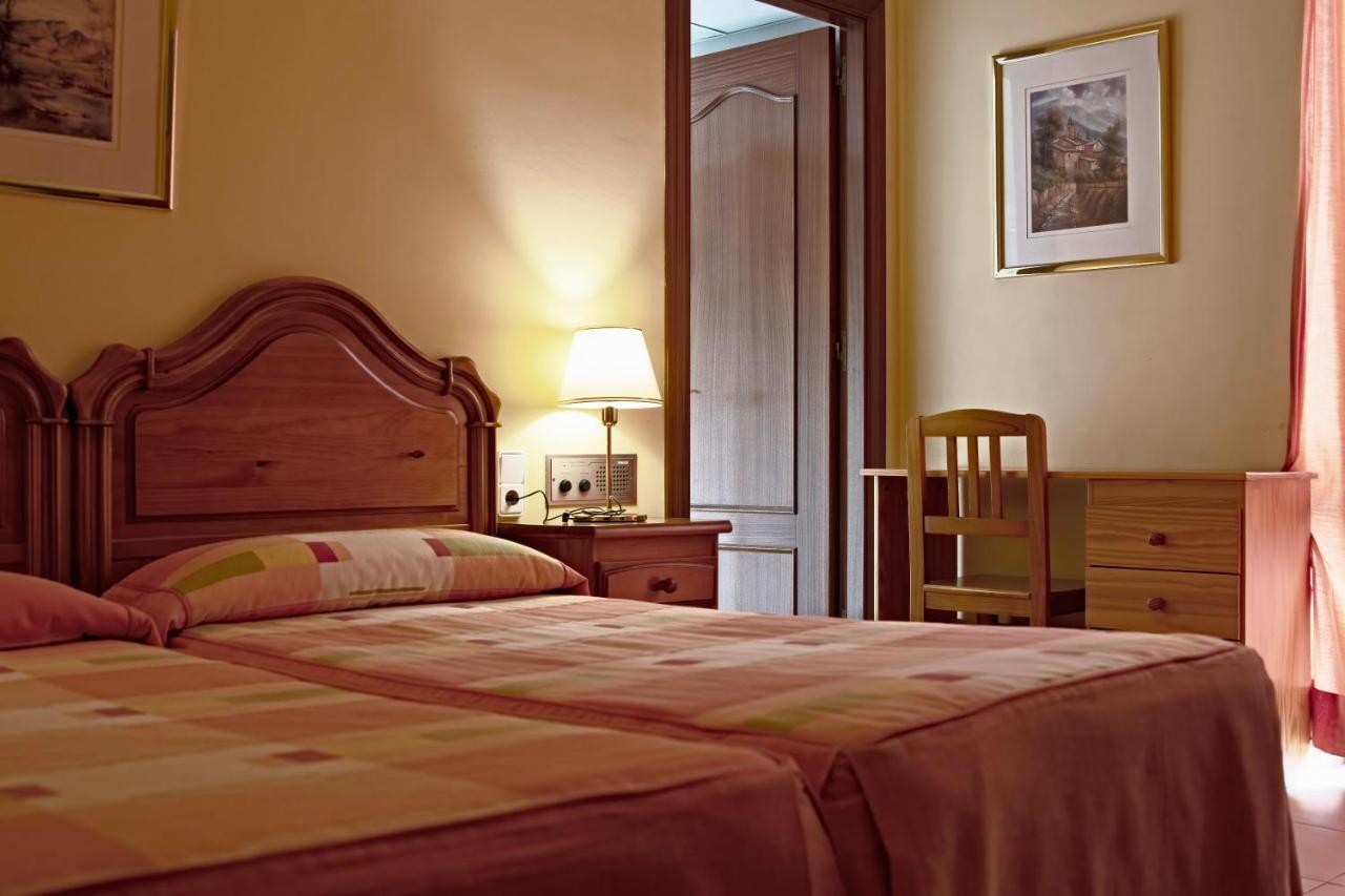 Pensio La Creu Hotel Esterri d'Àneu Eksteriør billede