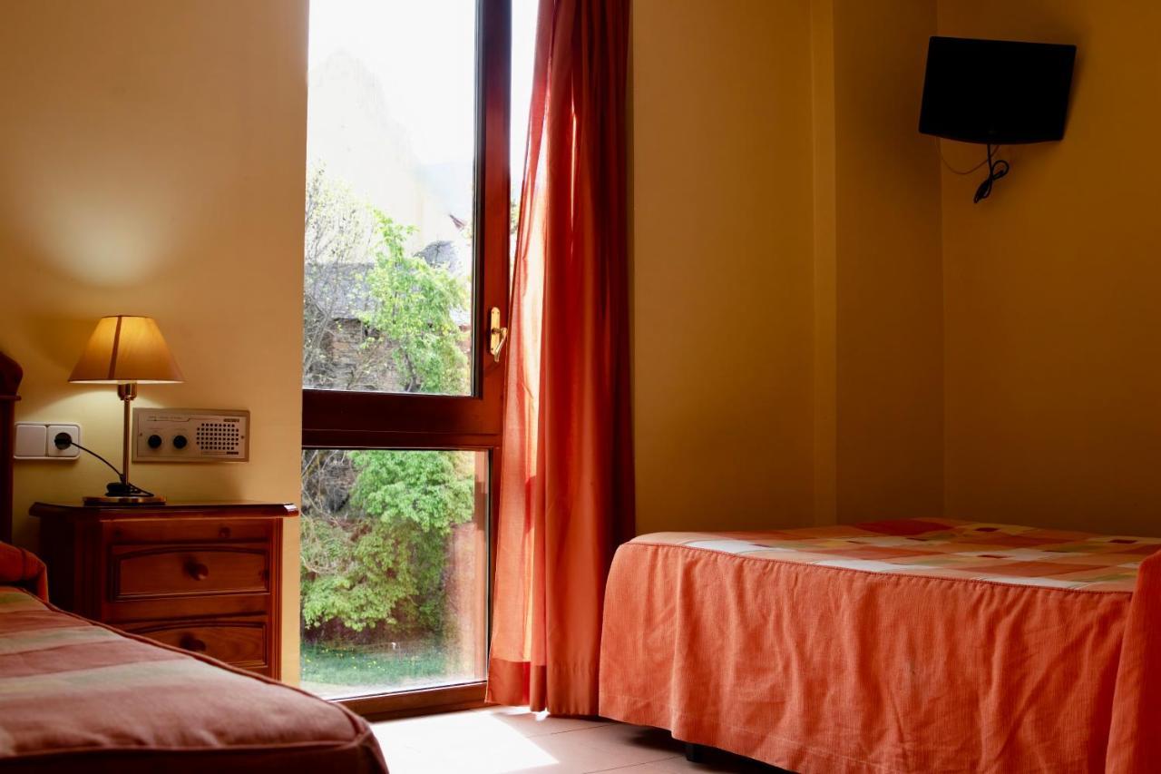 Pensio La Creu Hotel Esterri d'Àneu Eksteriør billede