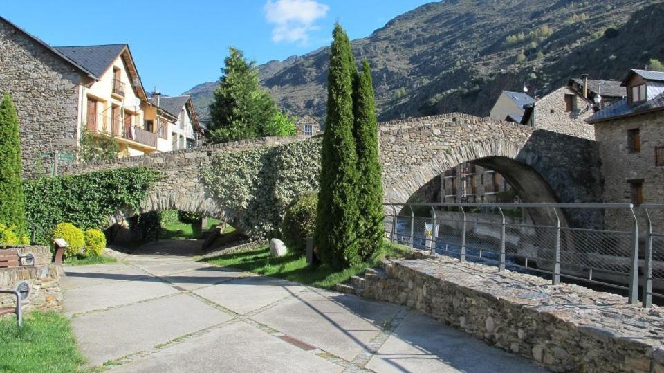 Pensio La Creu Hotel Esterri d'Àneu Eksteriør billede