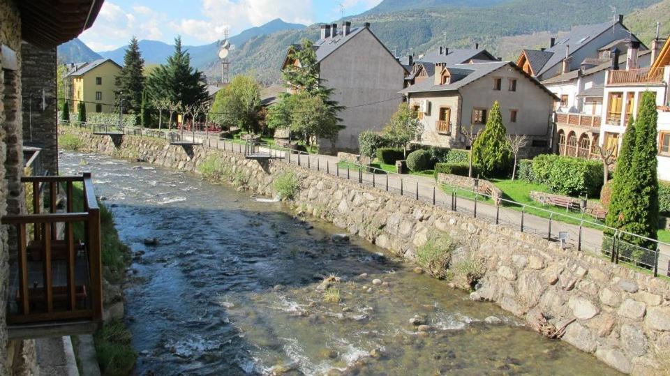 Pensio La Creu Hotel Esterri d'Àneu Eksteriør billede